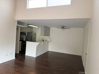 8601 International 265, Canoga Park, CA 91304