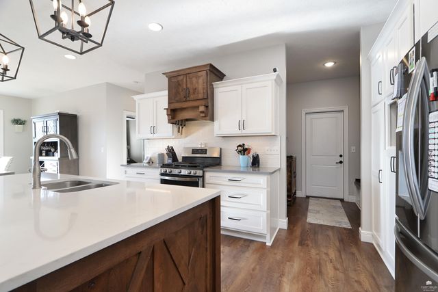 1509 Lariat Lane, Junction City, KS 66441