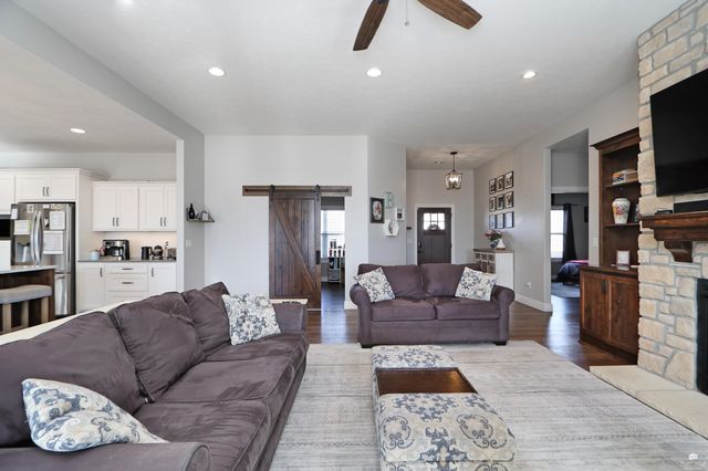 1509 Lariat Lane, Junction City, KS 66441