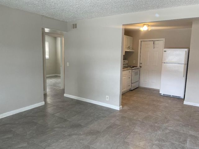 914 4th Street 2, West Palm Beach, FL 33401