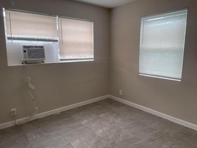 914 4th Street 2, West Palm Beach, FL 33401