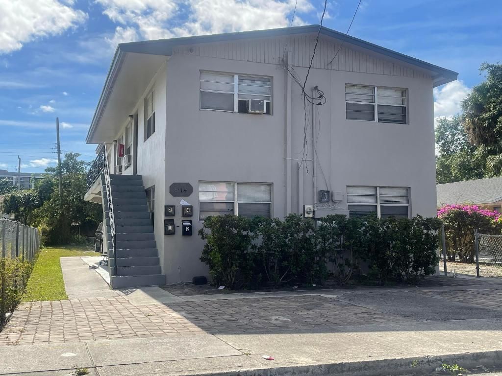 914 4th Street 2, West Palm Beach, FL 33401