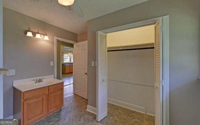 2023 Bowman Highway NW, Dewy Rose, GA 30634