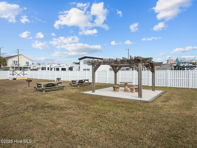 301 Henderson Boulevard 24, Atlantic Beach, NC 28512