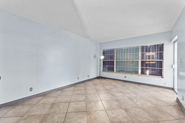 155 Yacht Club Drive 101, North Palm Beach, FL 33408