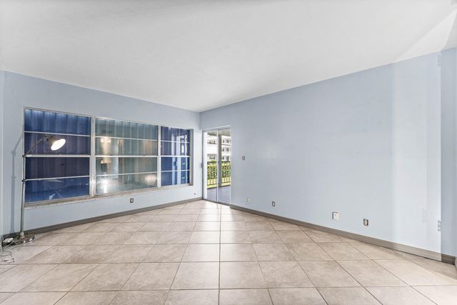 155 Yacht Club Drive 101, North Palm Beach, FL 33408