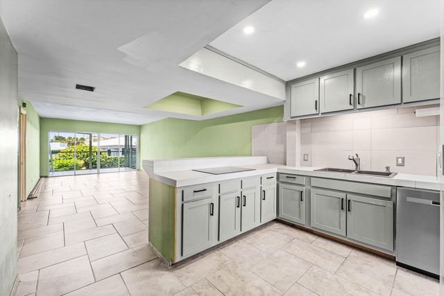 155 Yacht Club Drive 101, North Palm Beach, FL 33408