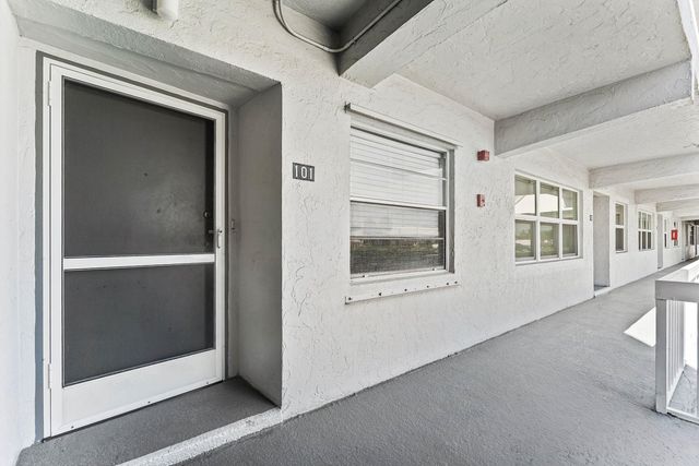 155 Yacht Club Drive 101, North Palm Beach, FL 33408