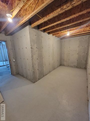 341 N 690 W, Blackfoot, ID 83221