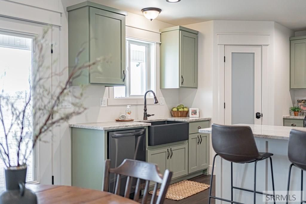 Image 15 of property listing at 341 N 690 W, Blackfoot, ID 83221