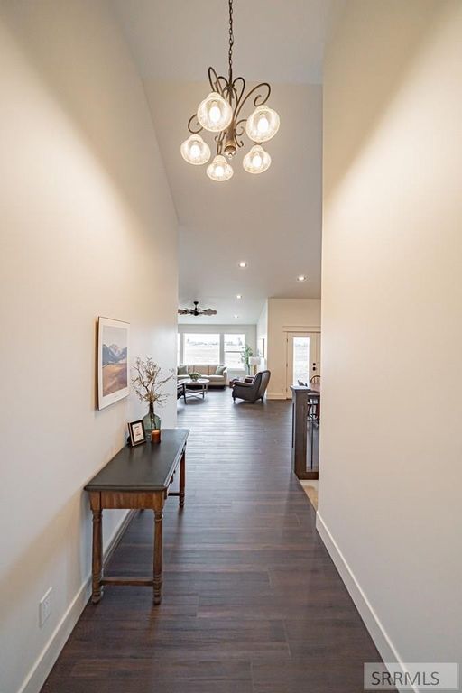 Image 5 of property listing at 341 N 690 W, Blackfoot, ID 83221