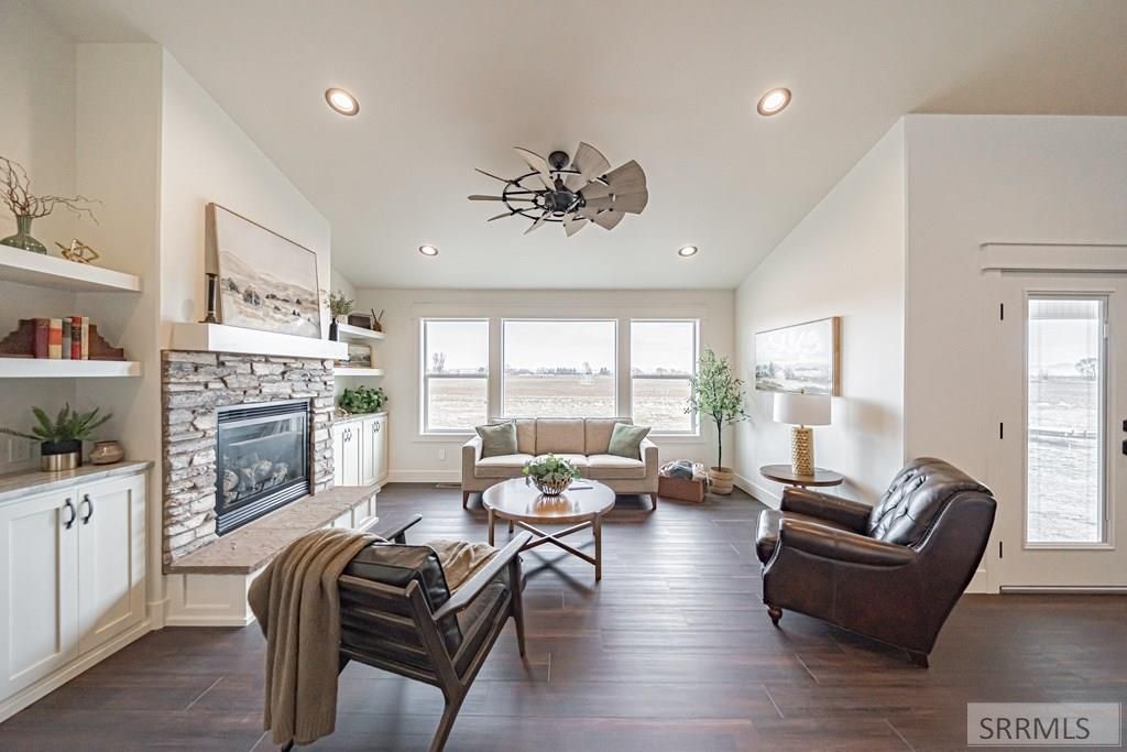 Image 7 of property listing at 341 N 690 W, Blackfoot, ID 83221