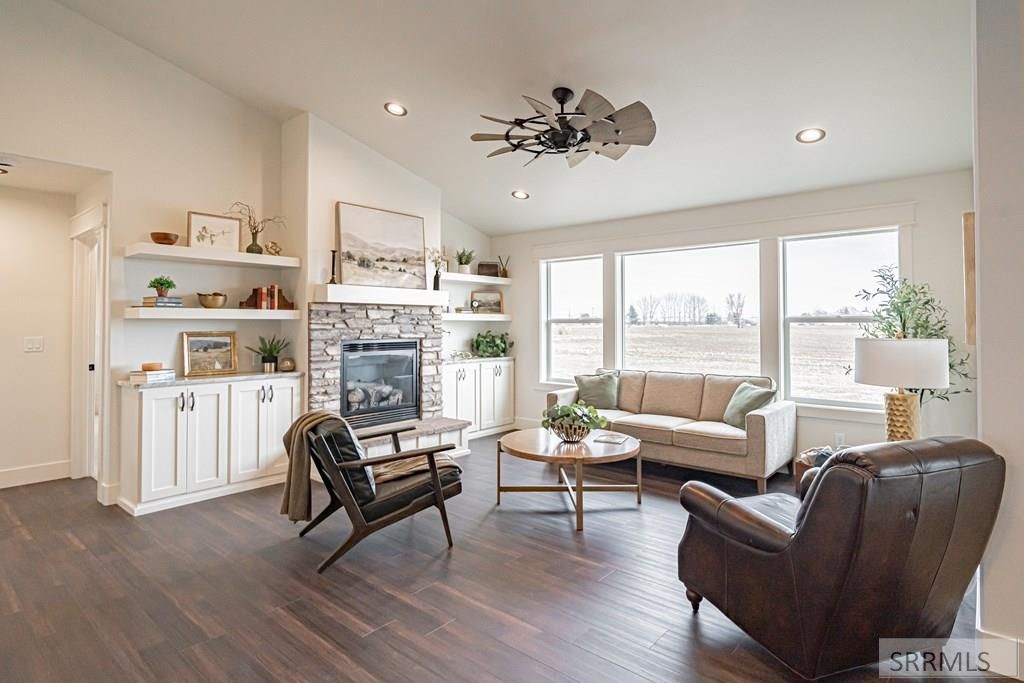 Image 9 of property listing at 341 N 690 W, Blackfoot, ID 83221