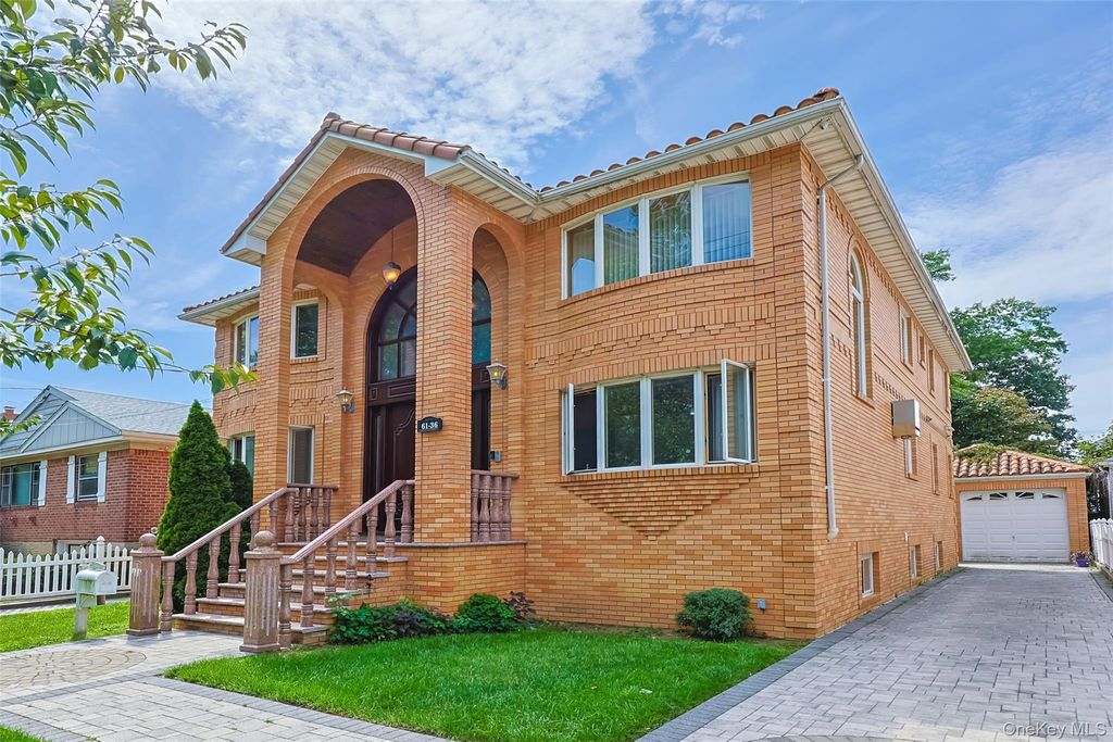 61-36 Cloverdale Blvd, Oakland Gardens, NY 11364 — photo 2