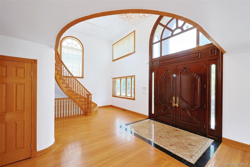 61-36 Cloverdale Blvd, Oakland Gardens, NY 11364 — photo 5