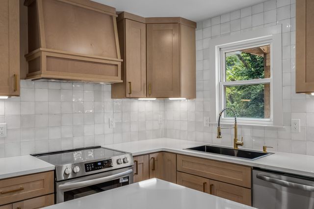 2935 Emery Dr, Nashville, TN 37214