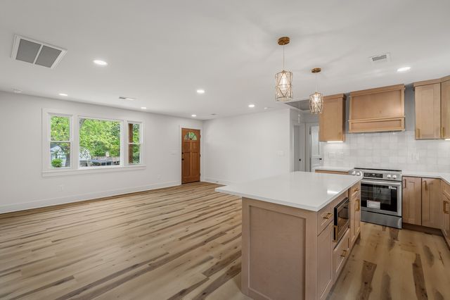 2935 Emery Dr, Nashville, TN 37214