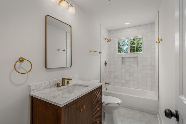 2935 Emery Dr, Nashville, TN 37214