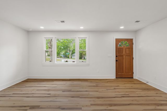 2935 Emery Dr, Nashville, TN 37214