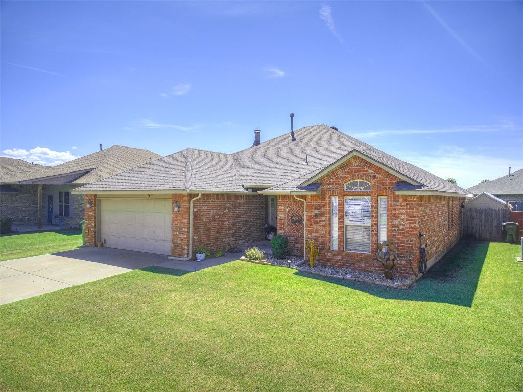 4616 Oasis Lane, Yukon, OK 73099