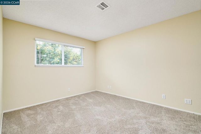 300 300 College Ave, Vallejo, CA 94589