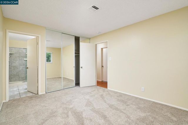 300 300 College Ave, Vallejo, CA 94589