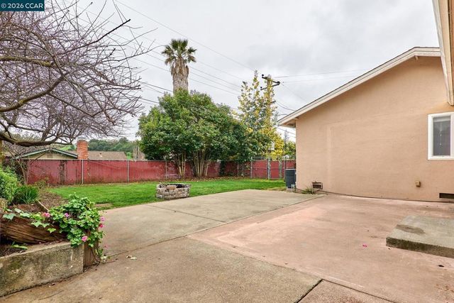 300 300 College Ave, Vallejo, CA 94589