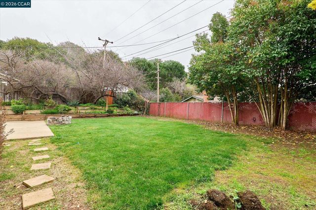 300 300 College Ave, Vallejo, CA 94589