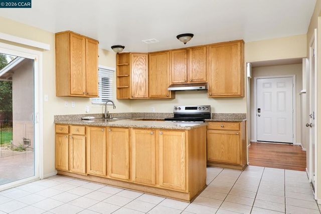 300 300 College Ave, Vallejo, CA 94589