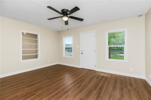 2308 NW 53rd Terrace, Kansas City, MO 64151