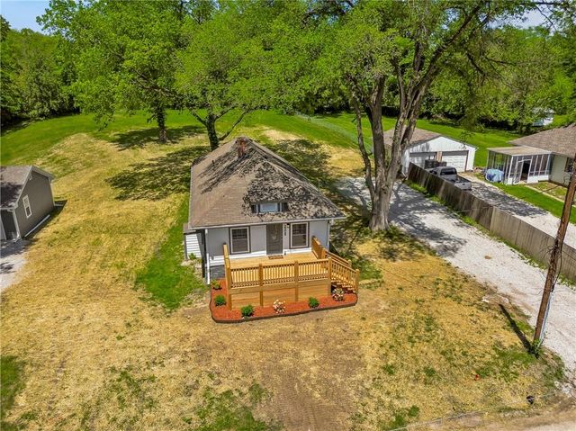 2308 NW 53rd Terrace, Kansas City, MO 64151