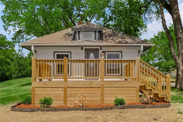 2308 NW 53rd Terrace, Kansas City, MO 64151