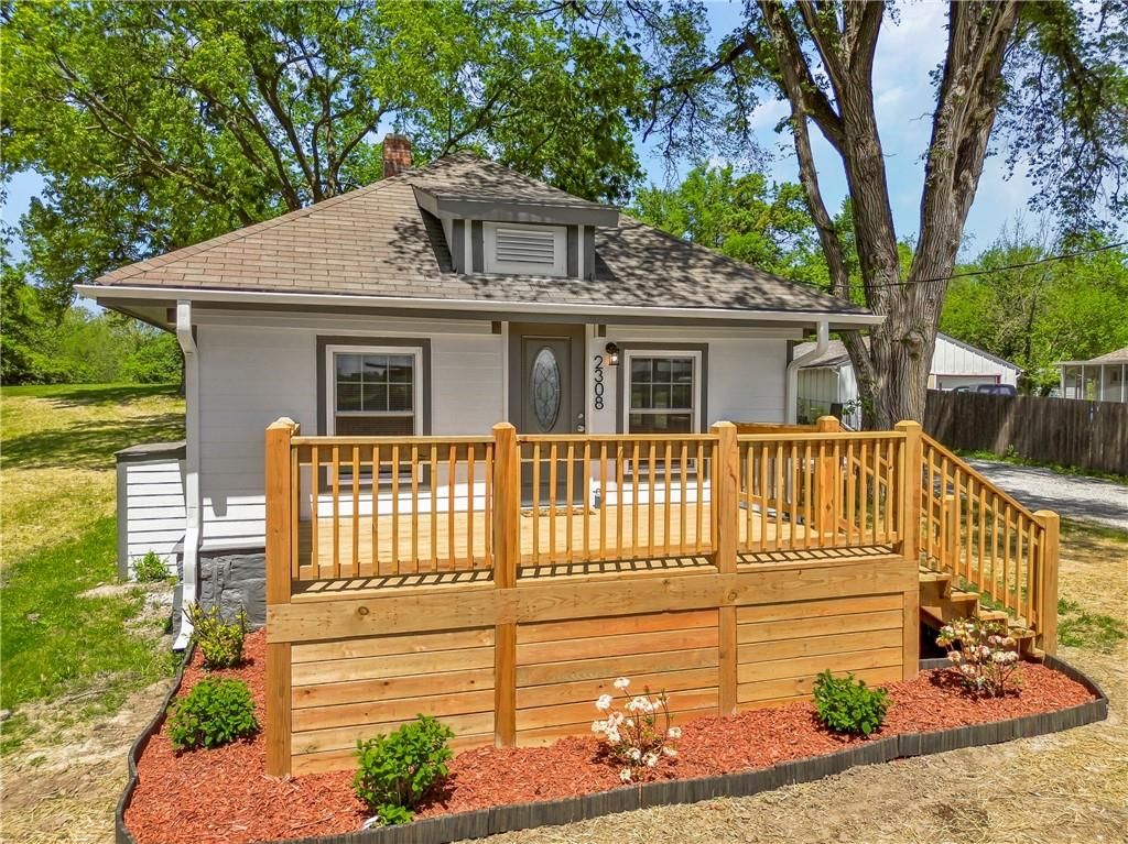 2308 NW 53rd Terrace, Kansas City, MO 64151