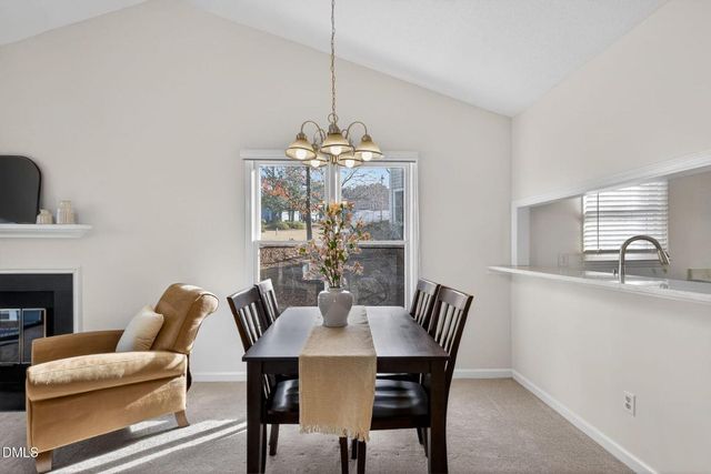 10 Hickorywood Square, Durham, NC 27713