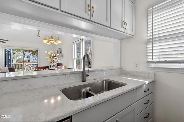 10 Hickorywood Square, Durham, NC 27713