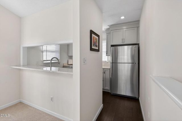 10 Hickorywood Square, Durham, NC 27713