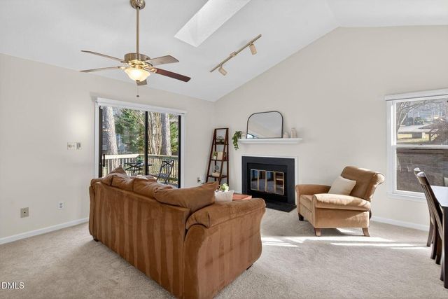 10 Hickorywood Square, Durham, NC 27713