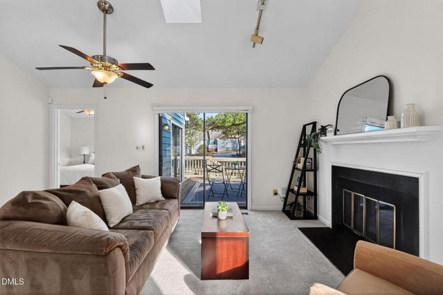 10 Hickorywood Square, Durham, NC 27713