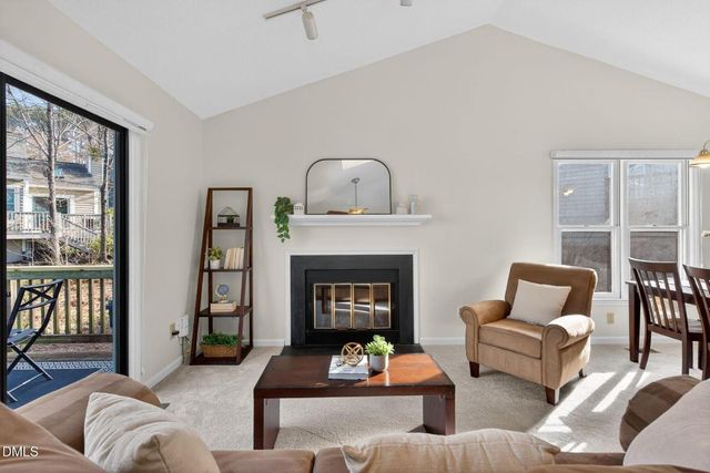 10 Hickorywood Square, Durham, NC 27713