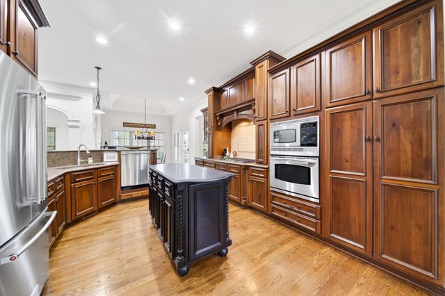 100 Gaston St, Hendersonville, TN 37075