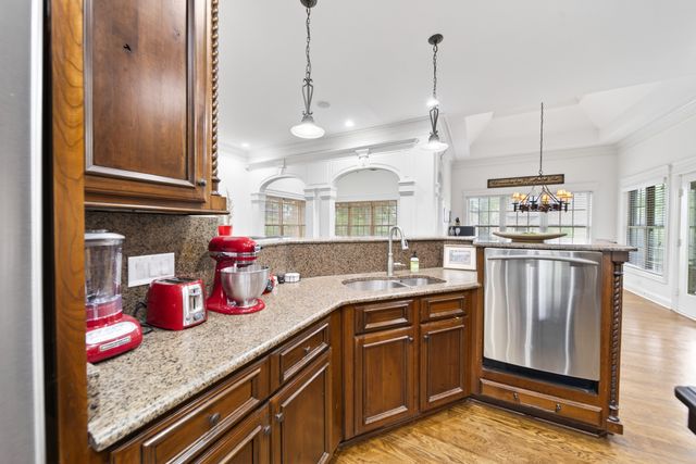 100 Gaston St, Hendersonville, TN 37075