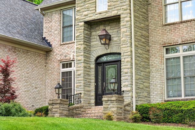 100 Gaston St, Hendersonville, TN 37075