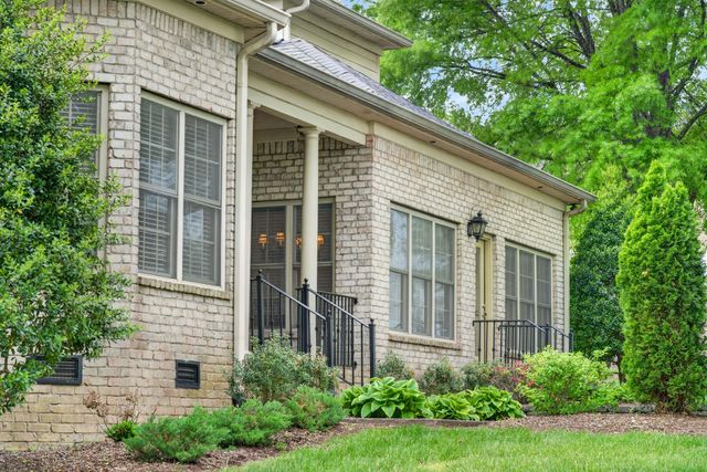 100 Gaston St, Hendersonville, TN 37075