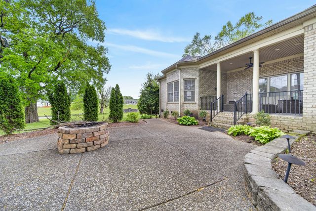 100 Gaston St, Hendersonville, TN 37075