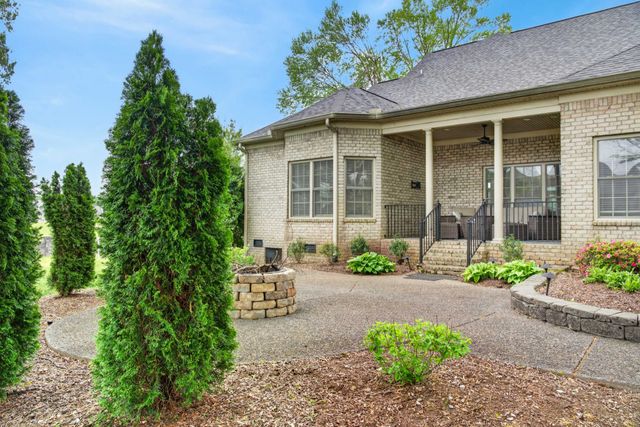 100 Gaston St, Hendersonville, TN 37075