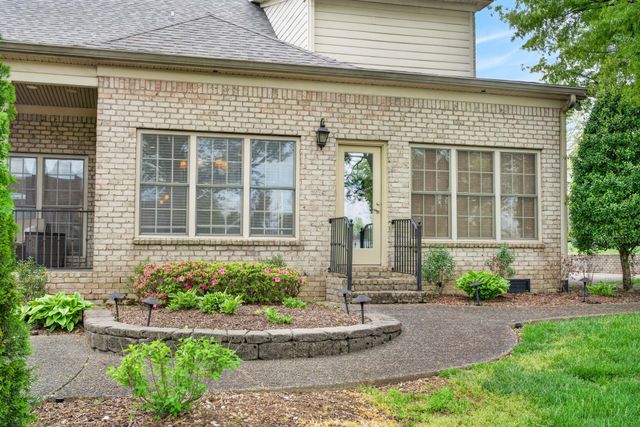 100 Gaston St, Hendersonville, TN 37075