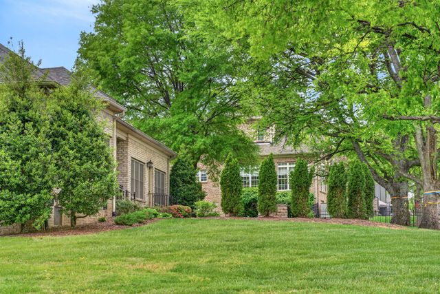100 Gaston St, Hendersonville, TN 37075