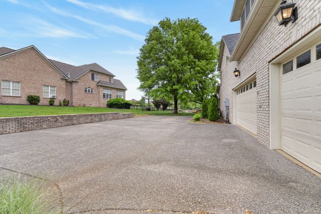100 Gaston St, Hendersonville, TN 37075