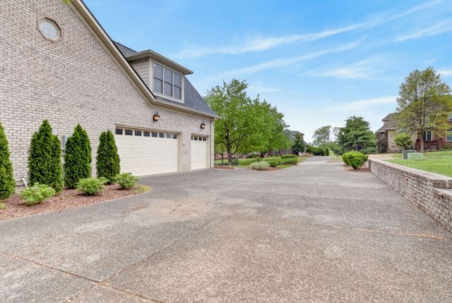 100 Gaston St, Hendersonville, TN 37075