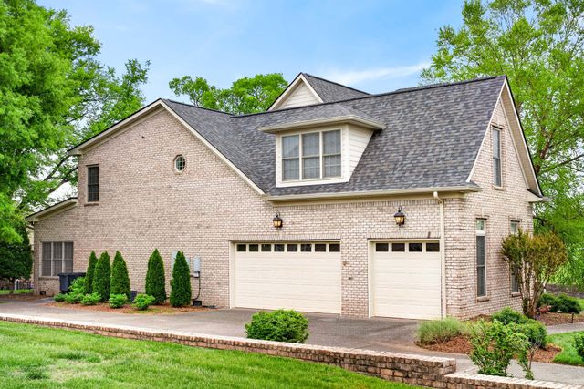 100 Gaston St, Hendersonville, TN 37075